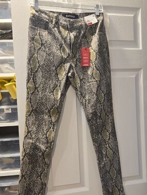 EXPRESS Snake-Print Skinny Jeans in Olive and Gray